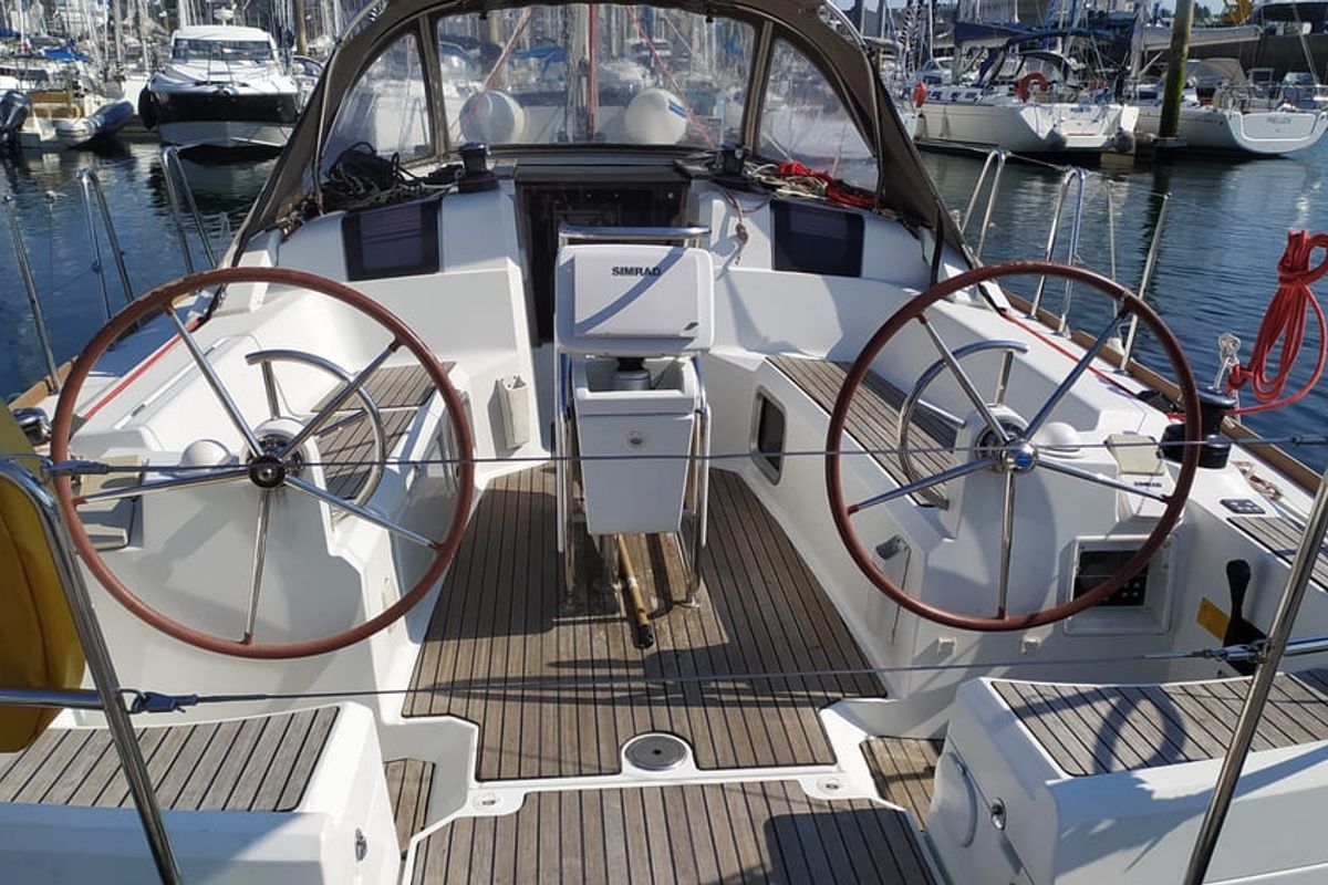 Cockpit of Glazdo, a Jeanneau Sun Odyssey 379 sailboat at Port Navalo, France