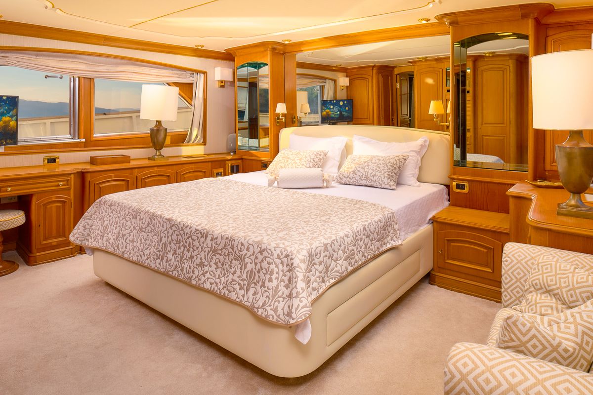 Cabin on To je to, a Benetti Classic 115 yacht at Grad Trogir, Croatia