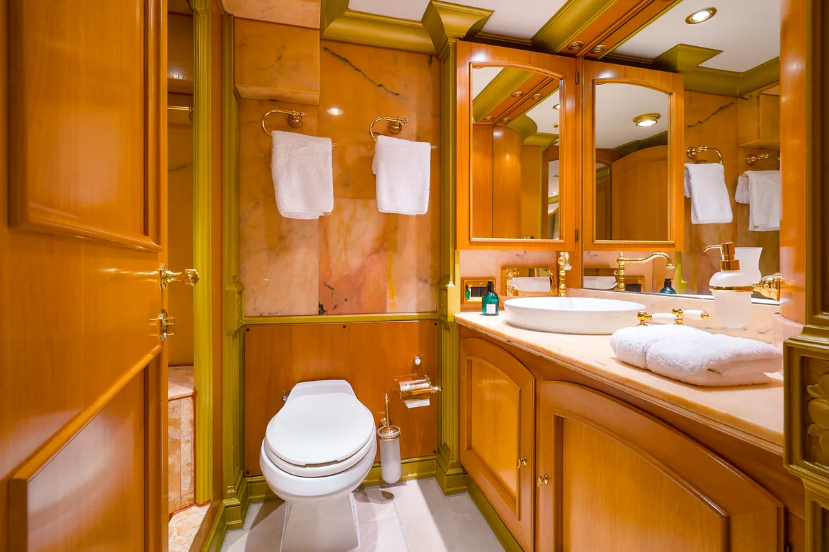 Head on To je to, a Benetti Classic 115 yacht at Grad Trogir, Croatia