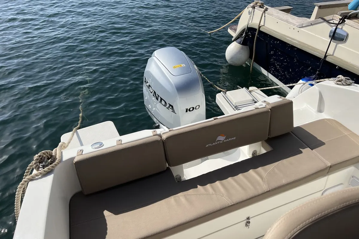 Deck of Atlantic Marine 530 - beige, a Atlantic Marine 530 motorboat at Grad Biograd na Moru, Croatia