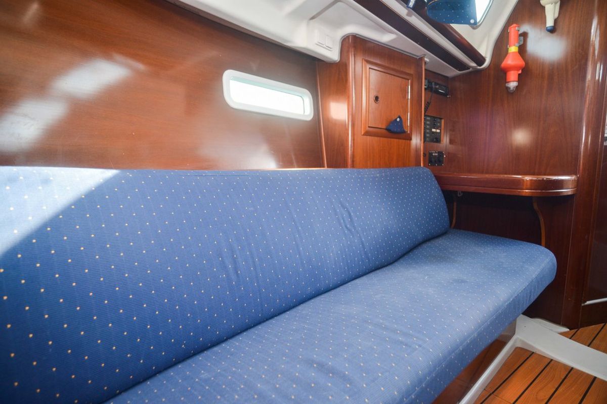 Salon of Despina, a Beneteau Oceanis Clipper 323 sailboat at Grad Biograd na Moru, Croatia