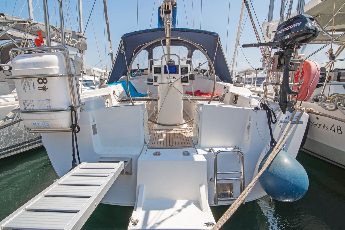Exterior view of Aeolus, a Hanse Yachts Hanse 400 sailboat at Preveza, Greece