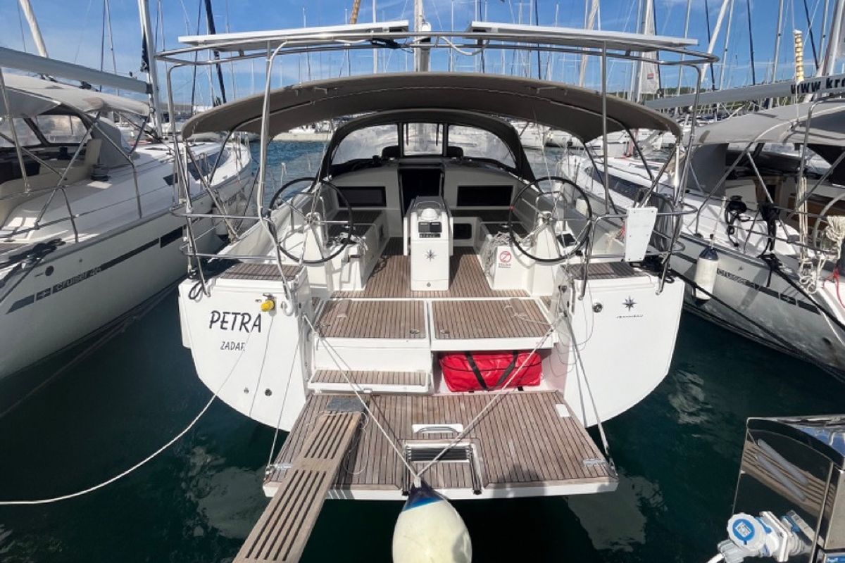 Exterior view of Petra, a Jeanneau Sun Odyssey 440 sailboat at Općina Sukošan, Croatia