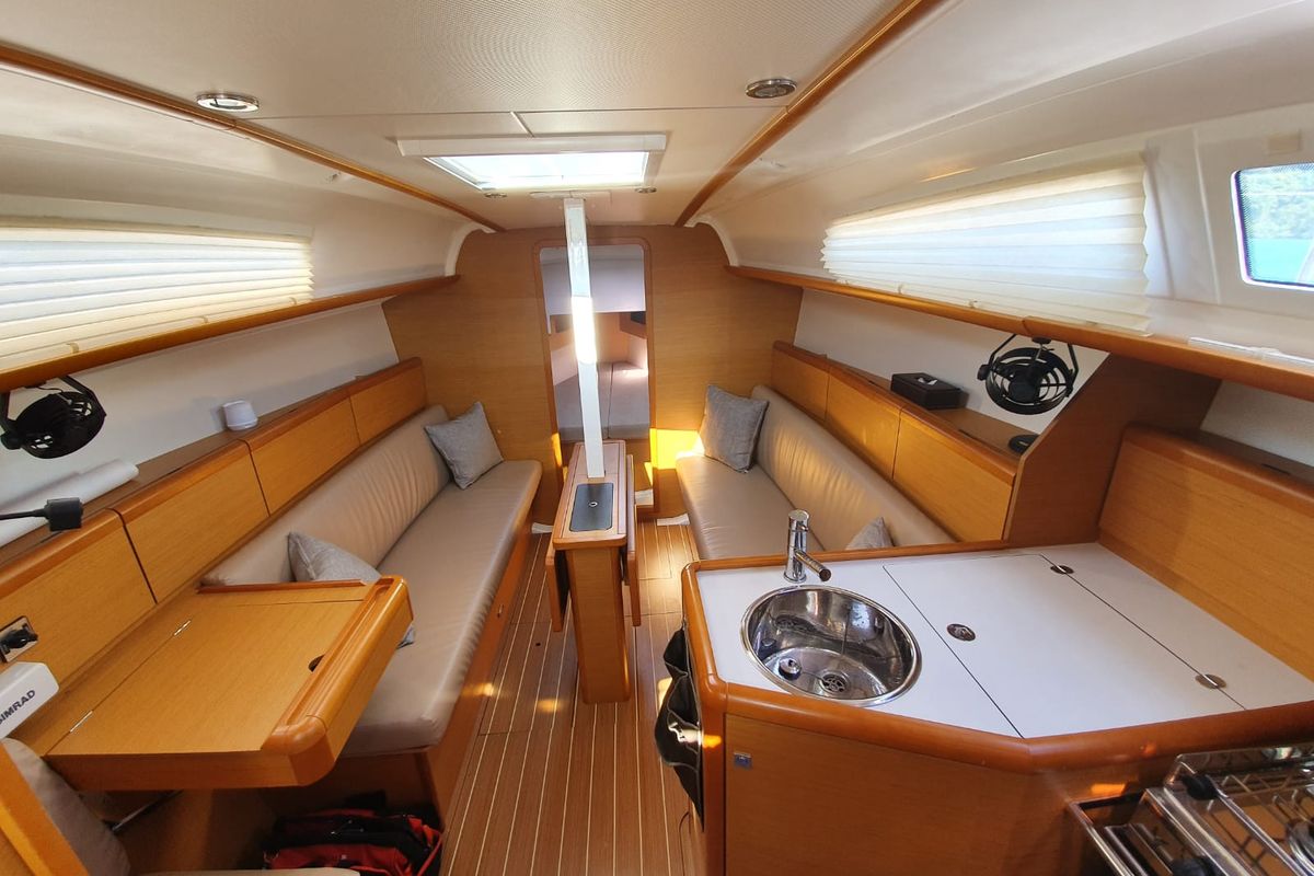 Salon of Aqua, a Jeanneau Sun Odyssey 33i sailboat at Baan Salak Phet, Thailand