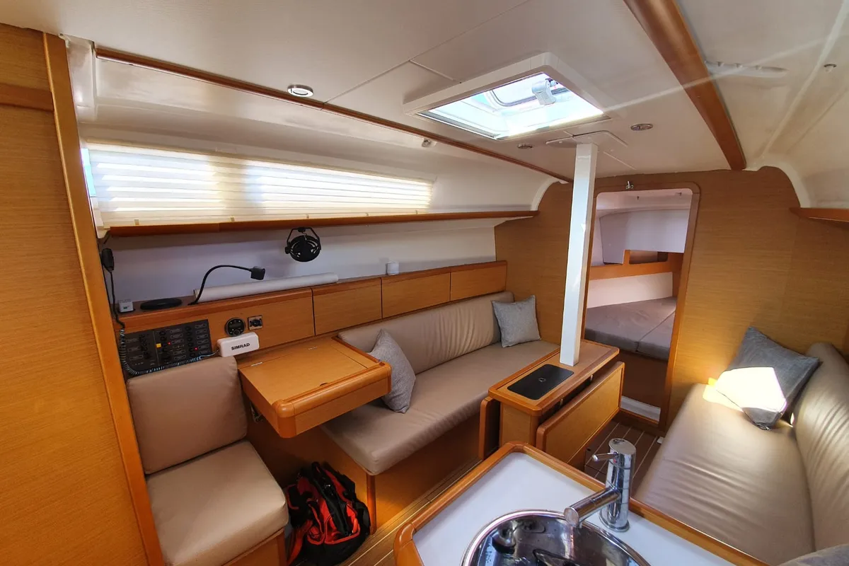 Salon of Aqua, a Jeanneau Sun Odyssey 33i sailboat at Baan Salak Phet, Thailand