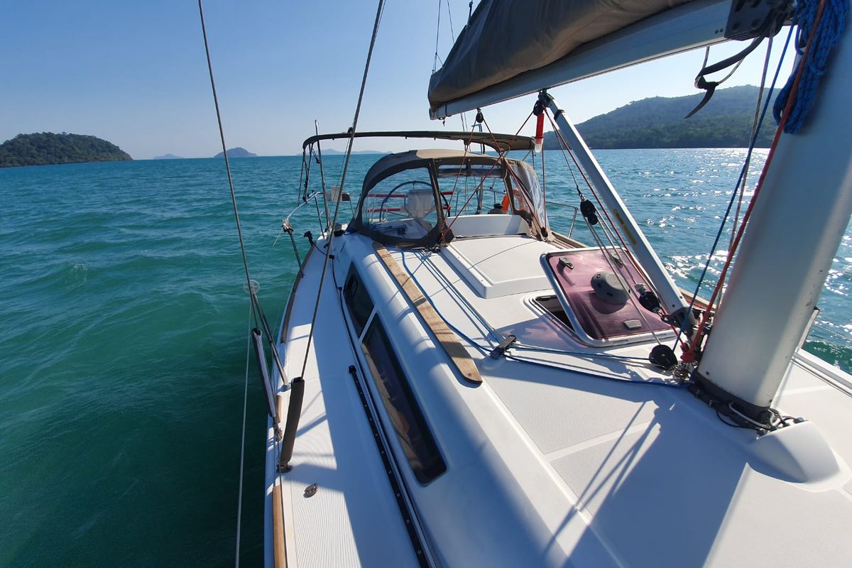 Deck of Aqua, a Jeanneau Sun Odyssey 33i sailboat at Baan Salak Phet, Thailand