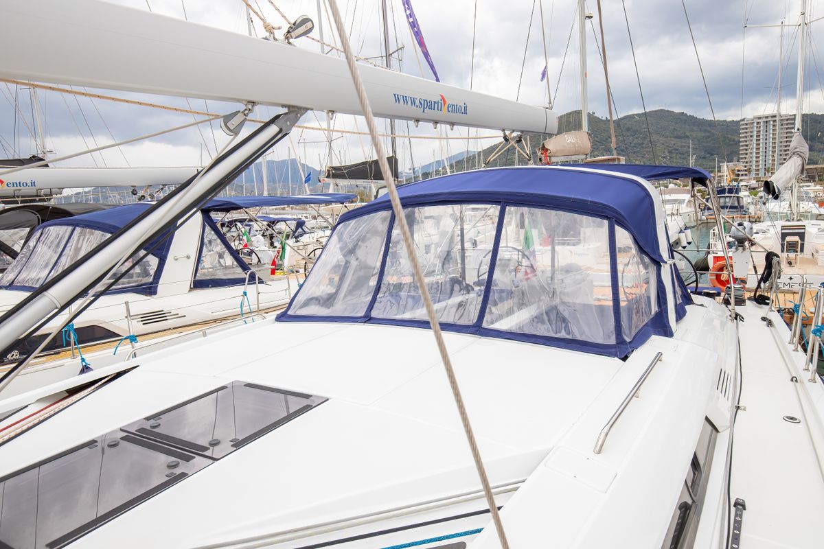Deck of Elpida, a Beneteau Oceanis 51.1 sailboat at Rosignano Solvay, Italy