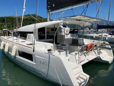 Deck of Atmosfera W, a Lagoon 40 catamaran at Paraty, Brazil