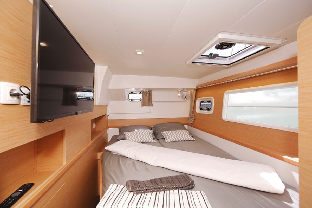 Cabin on Scirocco, a Lagoon 400 S2 catamaran at Općina Sukošan, Croatia