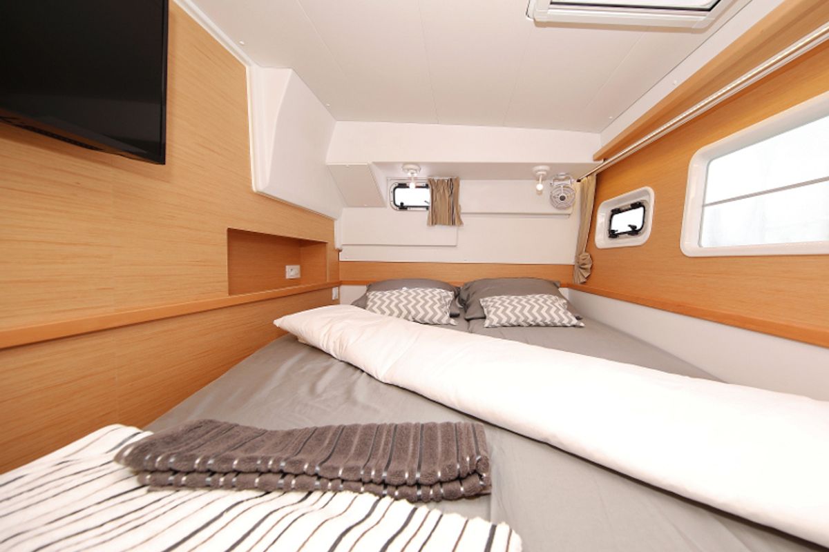 Cabin on Scirocco, a Lagoon 400 S2 catamaran at Općina Sukošan, Croatia