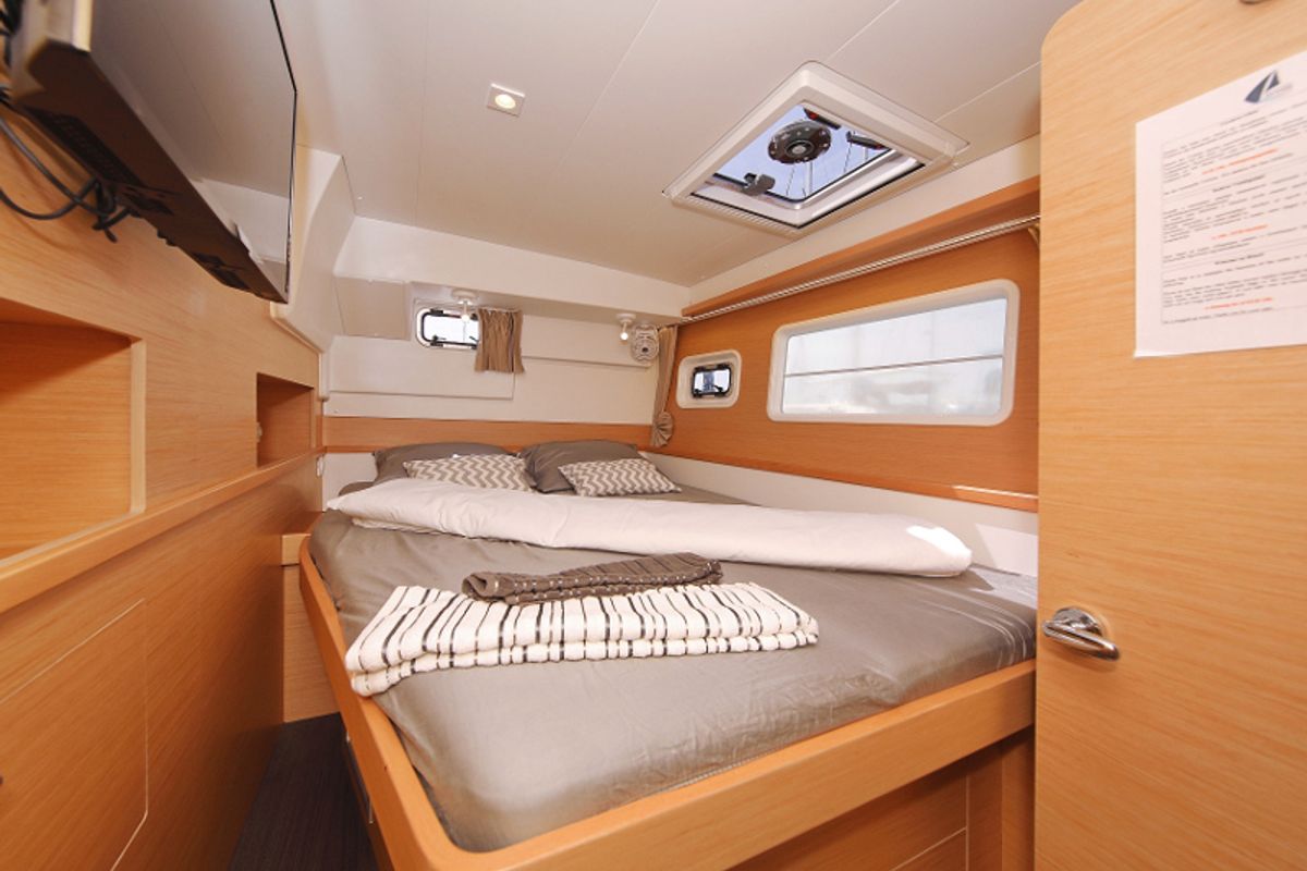 Cabin on Scirocco, a Lagoon 400 S2 catamaran at Općina Sukošan, Croatia