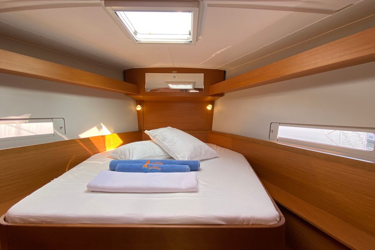 Cabin on Momo, a Dufour 37 sailboat at Marmaris, Turkey