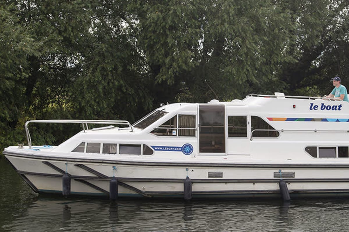 Exterior view of Crusader, a Cygnet Crusader motorboat at Hessel, United States