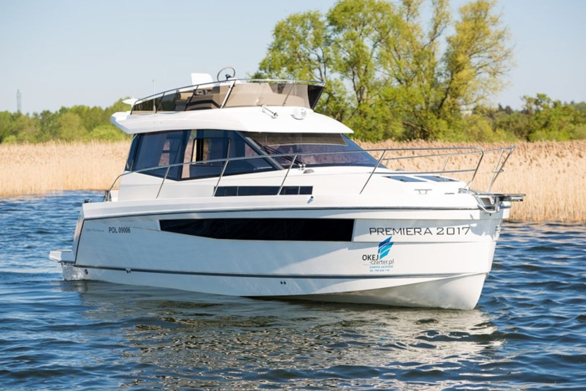 Exterior view of Platinum 989 Flybridge, a Delphia Yachts Platinum 989 motorboat at Wilkasy, Poland