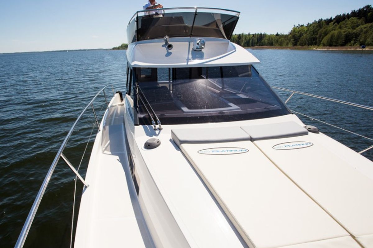 Deck of Platinum 989 Flybridge, a Delphia Yachts Platinum 989 motorboat at Wilkasy, Poland