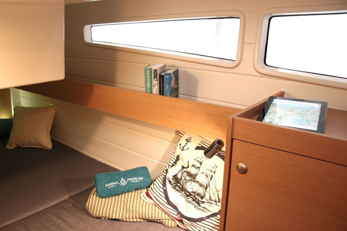 Cabin on Platinum 989 Flybridge, a Delphia Yachts Platinum 989 motorboat at Wilkasy, Poland