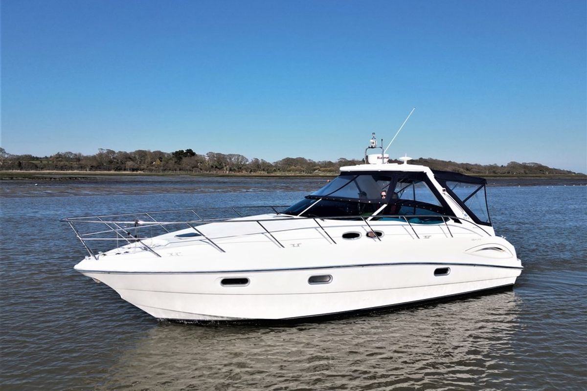 Exterior view of Elaine, a Sealine S38 motorboat at Athens, Greece