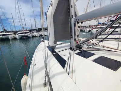 Deck of Ariel, a Beneteau Oceanis 46.1 sailboat at Općina Medulin, Croatia