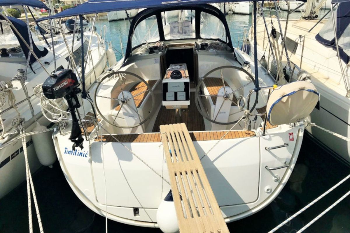 Exterior view of Tintilinić, a Bavaria Cruiser 34 sailboat at Općina Pakoštane, Croatia