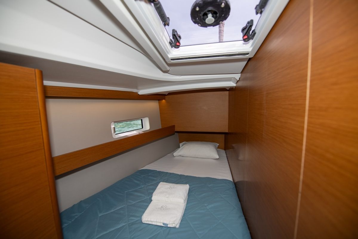 Cabin on Lara, a Jeanneau Sun Odyssey 490 sailboat at Neo Klima, Greece