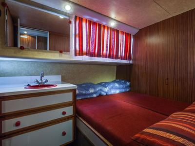Cabin on 1500R-13, a Pénichette 1500R motorboat at Argens-Minervois, France