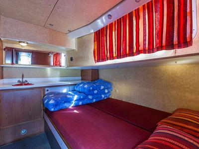 Cabin on 1500R-13, a Pénichette 1500R motorboat at Argens-Minervois, France
