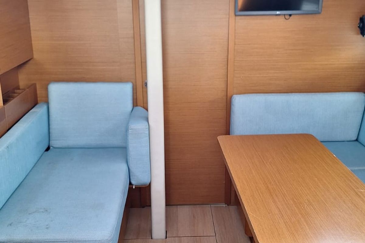 Salon of Iliada, a Jeanneau Sun Odyssey 410 sailboat at Municipal Unit of Palairos, Greece