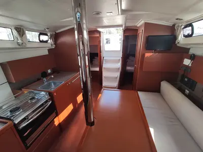 Salon of Citrea, a Beneteau Oceanis 38.1 sailboat at Općina Medulin, Croatia