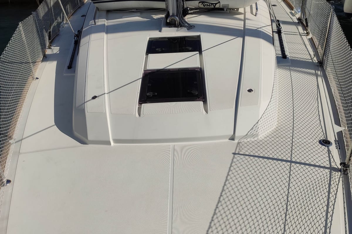 Deck of Citrea, a Beneteau Oceanis 38.1 sailboat at Općina Medulin, Croatia
