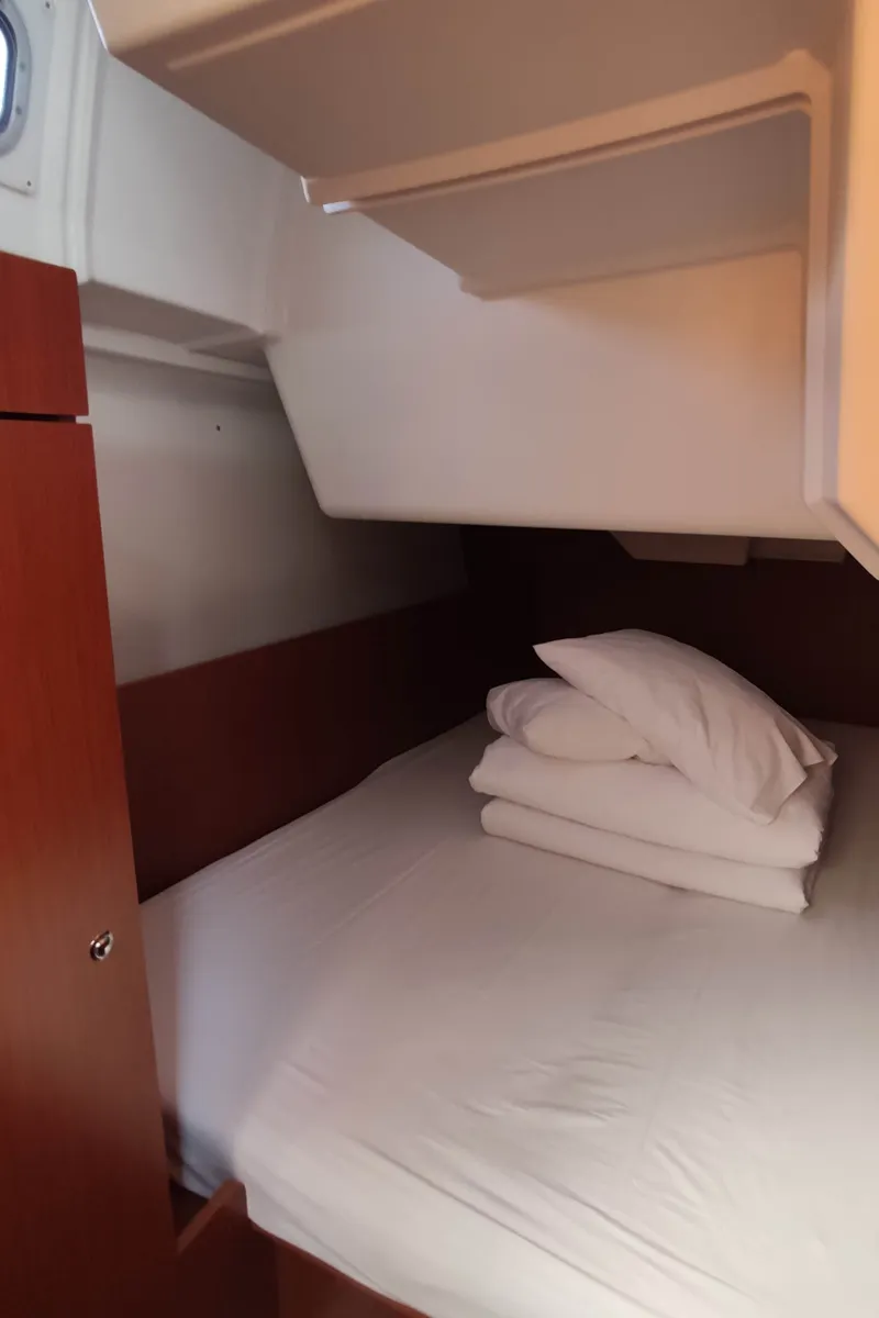 Cabin on Citrea, a Beneteau Oceanis 38.1 sailboat at Općina Medulin, Croatia