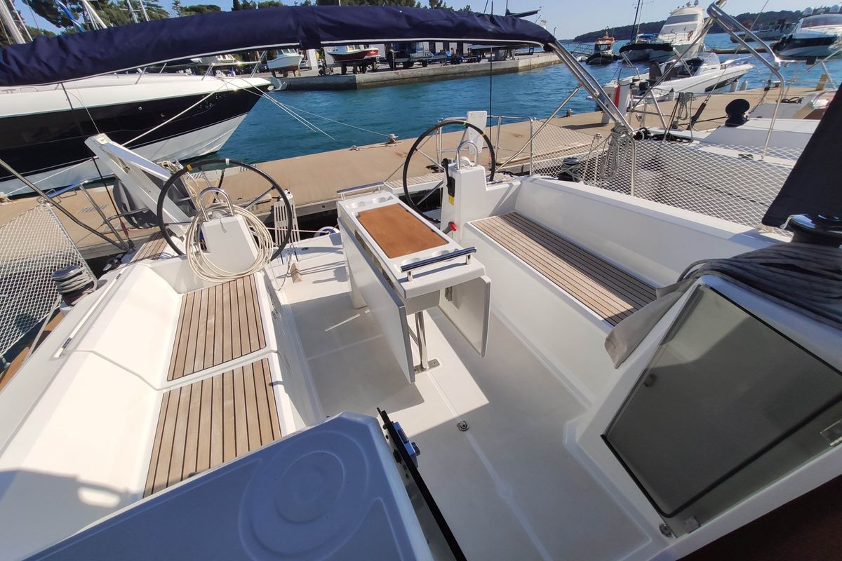 Cockpit of Citrea, a Beneteau Oceanis 38.1 sailboat at Općina Medulin, Croatia