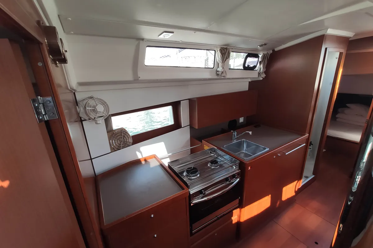Galley of Citrea, a Beneteau Oceanis 38.1 sailboat at Općina Medulin, Croatia