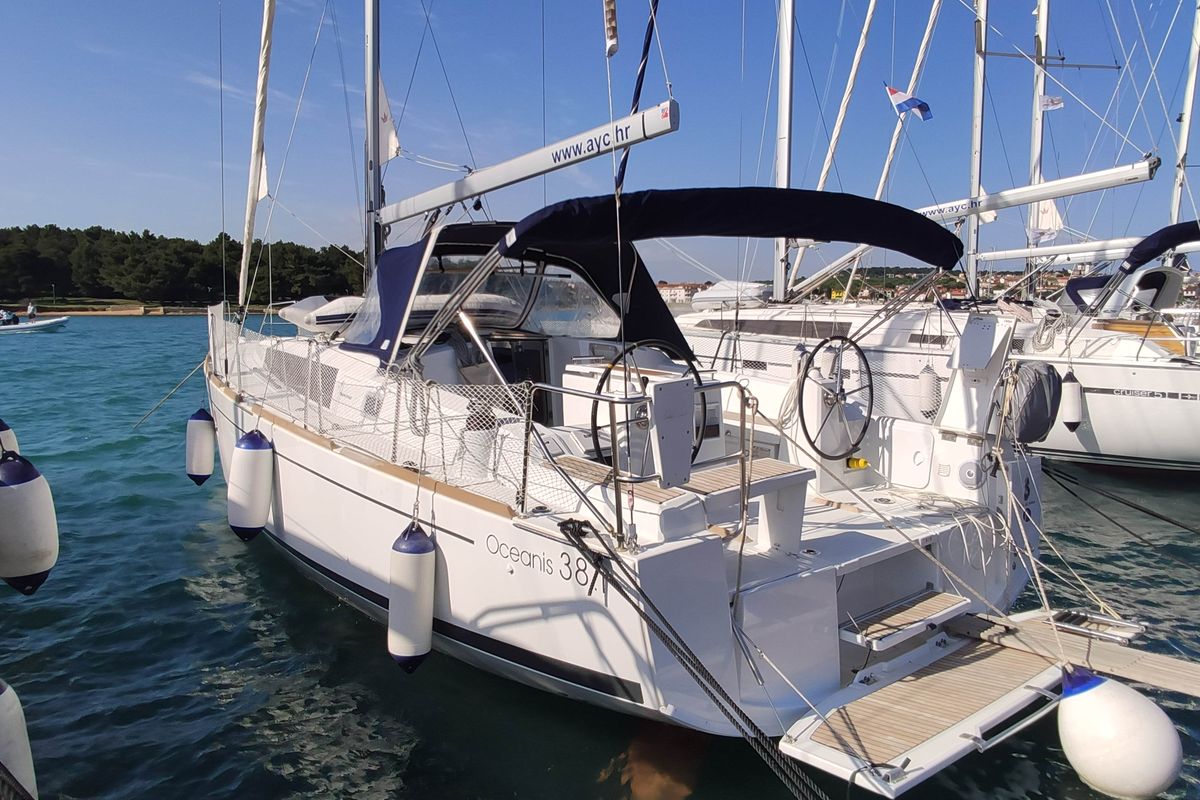 Exterior view of Citrea, a Beneteau Oceanis 38.1 sailboat at Općina Medulin, Croatia