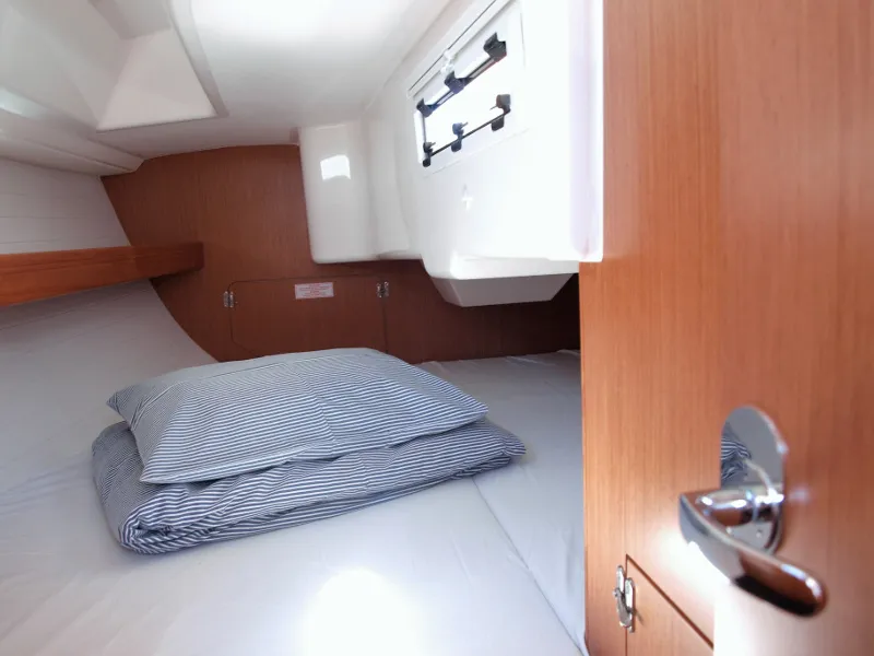 Cabin on Sea Lion, a Bavaria Cruiser 33 sailboat at Primošten, Croatia