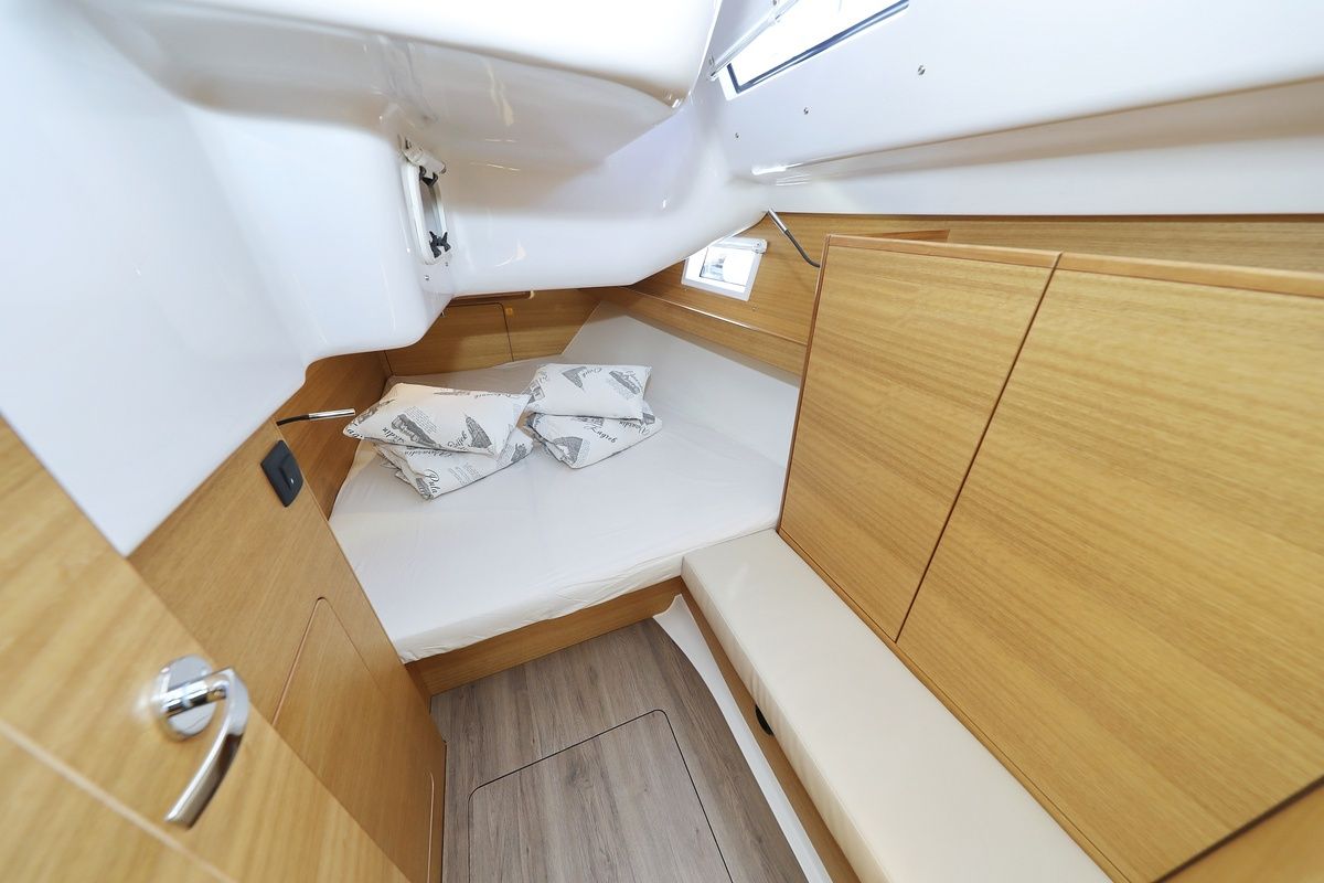 Cabin on Moon Pearl, a Elan Impression 45.1 sailboat at Grad Biograd na Moru, Croatia
