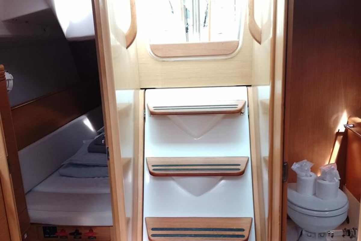 Min Elli, a Jeanneau Sun Odyssey 33i sailboat at Skradin, Croatia