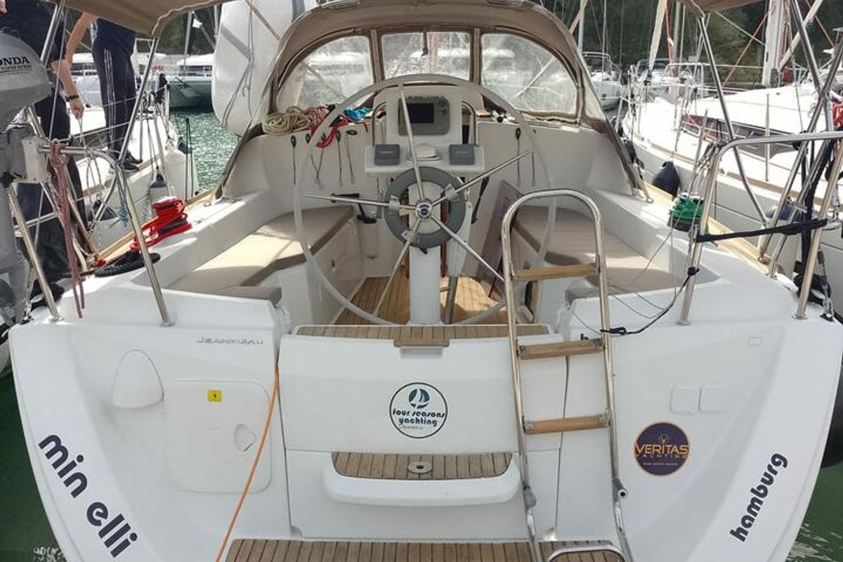 Cockpit of Min Elli, a Jeanneau Sun Odyssey 33i sailboat at Skradin, Croatia
