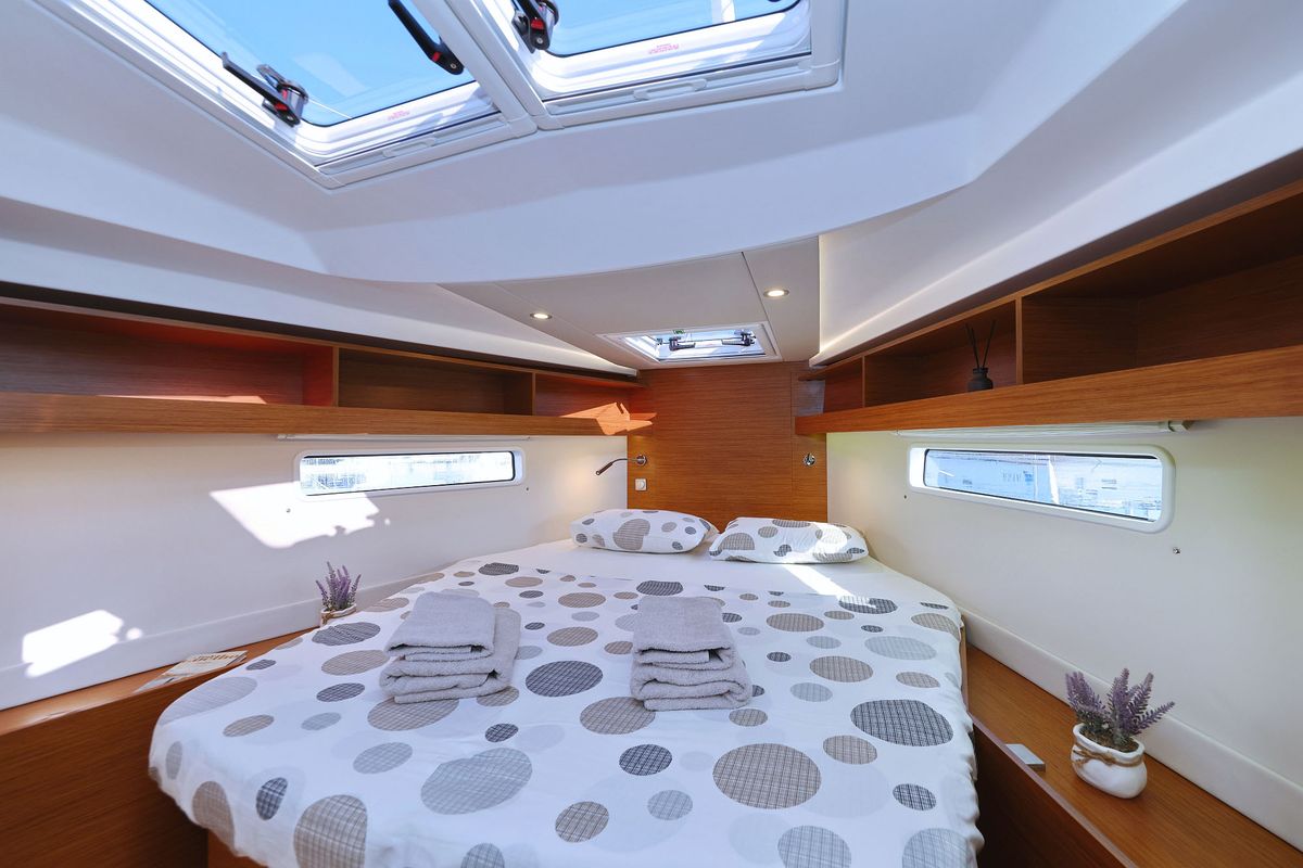 Cabin on Cleo, a Hanse Yachts Hanse 410 sailboat at Općina Sukošan, Croatia