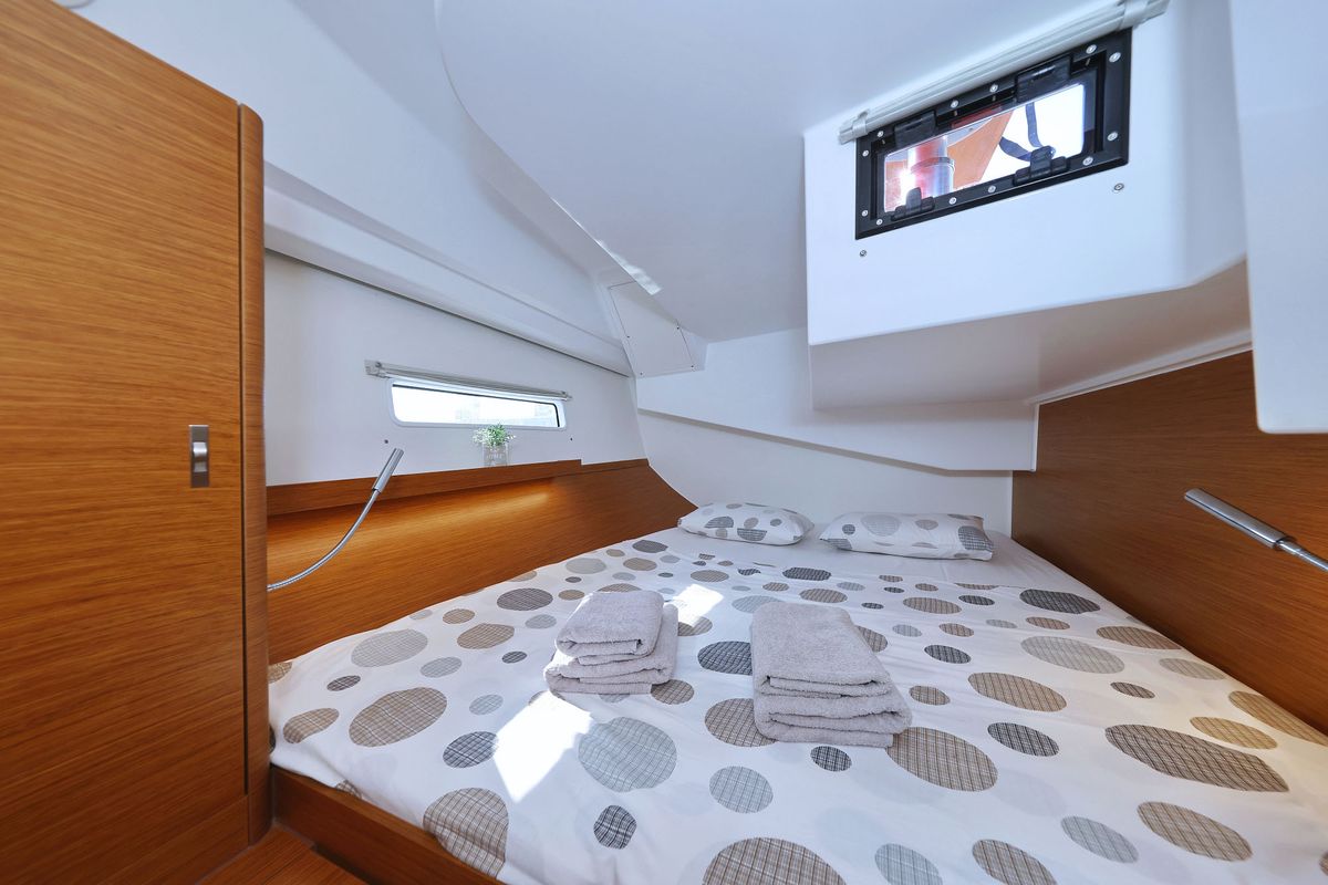 Cabin on Cleo, a Hanse Yachts Hanse 410 sailboat at Općina Sukošan, Croatia
