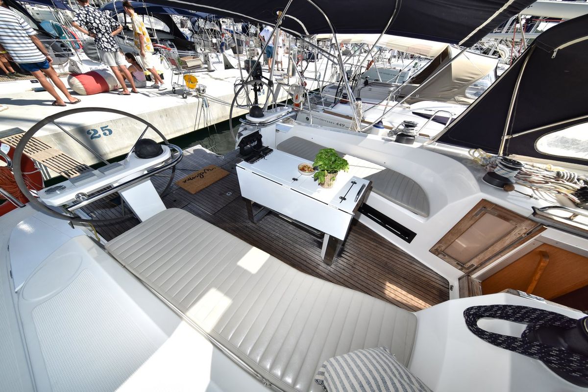 Salon of Controvento, a Bavaria Cruiser 45 sailboat at Općina Sukošan, Croatia