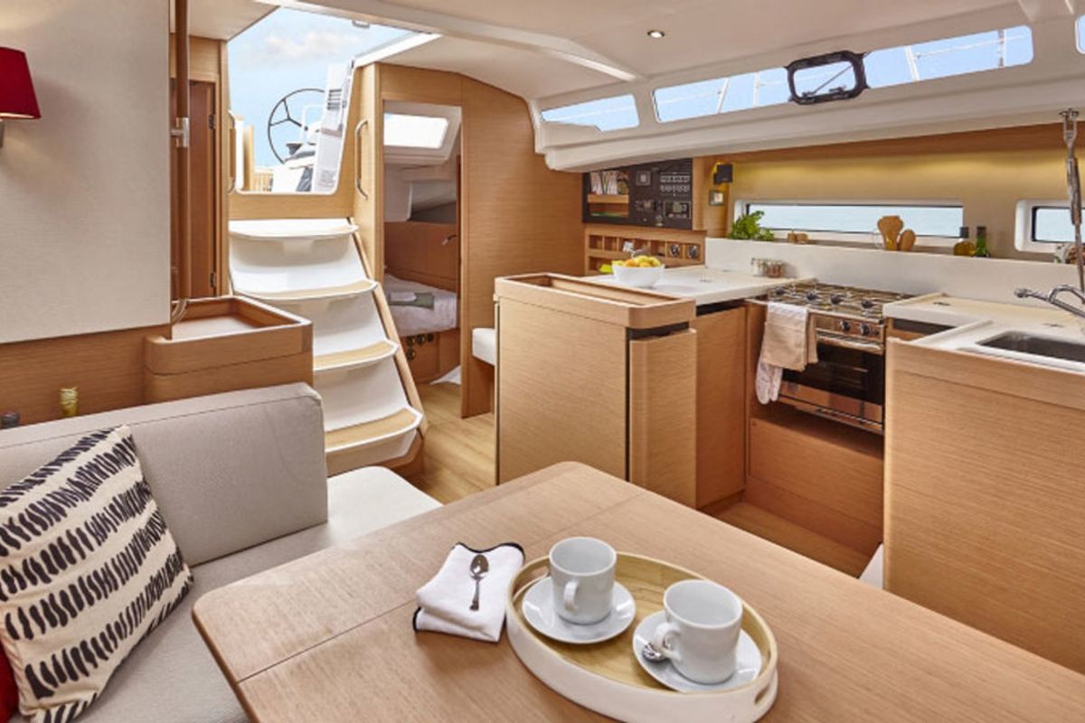 Salon of Sunsail 44 So Classic, a Jeanneau Sun Odyssey 440 sailboat at Cannigione, Italy