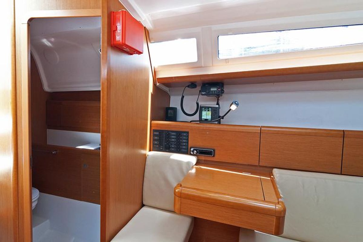 Salon of Buena Suerte, a Jeanneau Sun Odyssey 33i sailboat at Split, Croatia