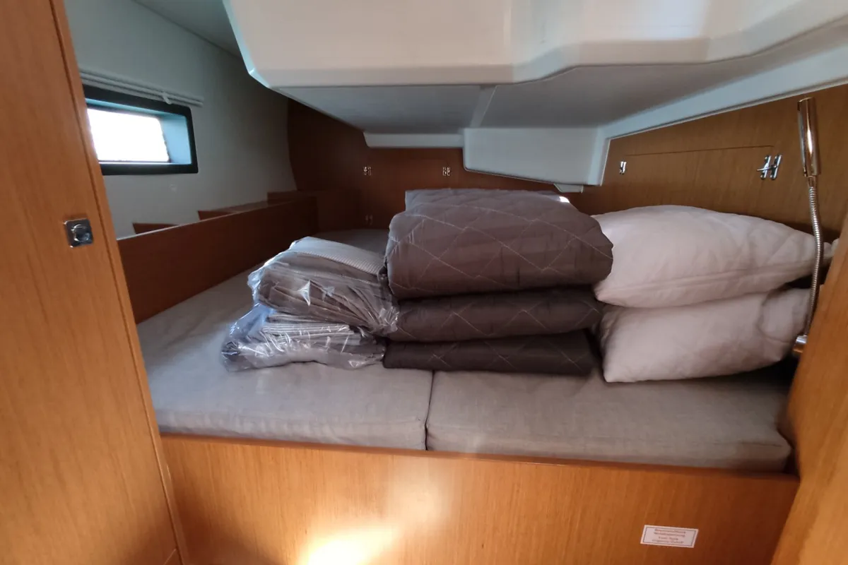 Cabin on Nirvana, a Bavaria C42 sailboat at Volos Municipality, Greece