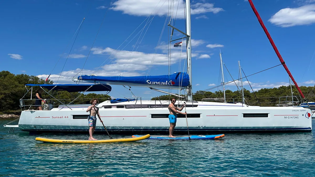 Exterior view of Sunsail 44 SO Classic, a Jeanneau Sun Odyssey 440 sailboat at Marigot, France