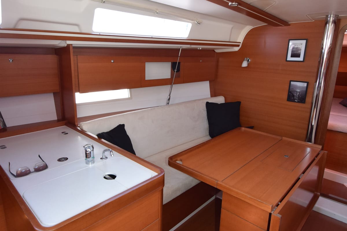 Salon of Vittoria, a Dufour 335 Grand Large sailboat at Nieuwpoort, Belgium