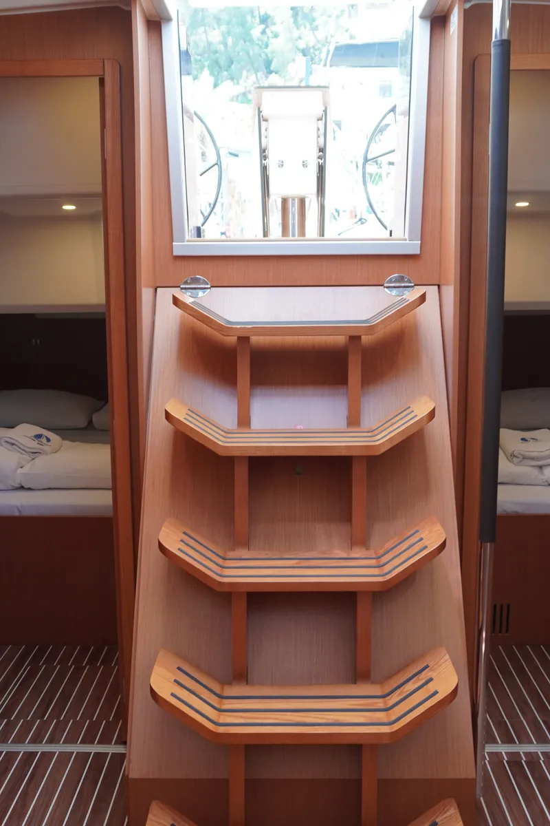 Salon of Alara-3, a Bavaria C42 sailboat at Fethiye, Turkey