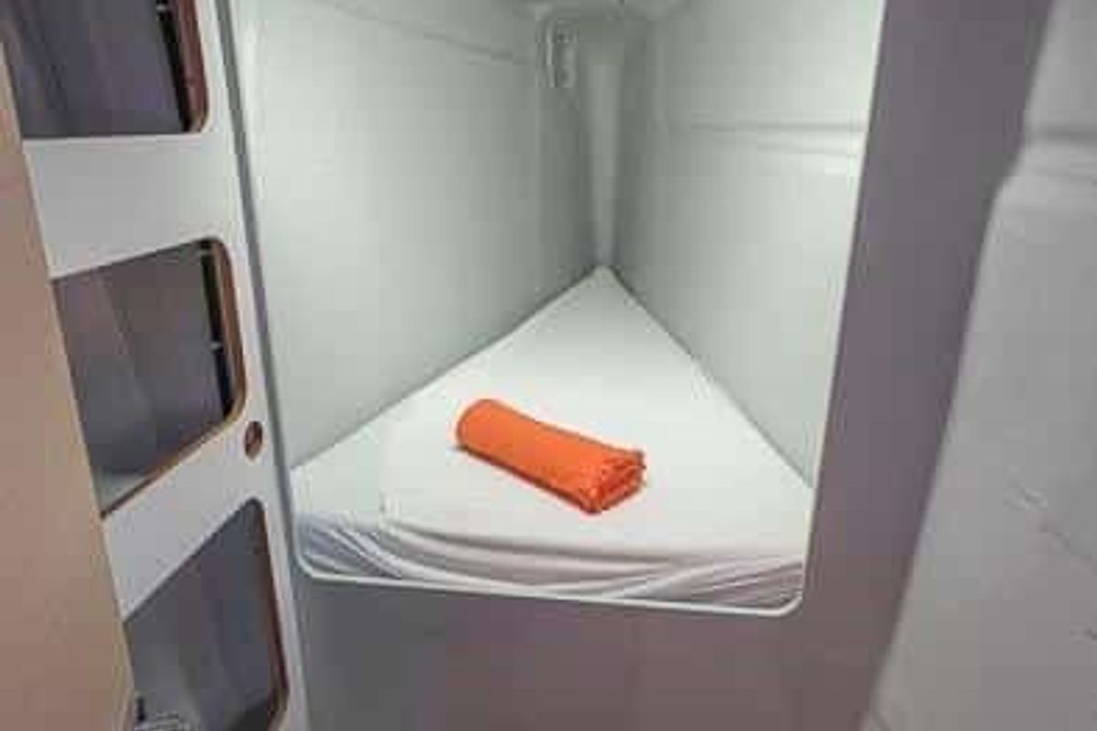 Cabin on Aurora 381, a Fountaine Pajot Saona 47 catamaran at es Jonquet, Spain