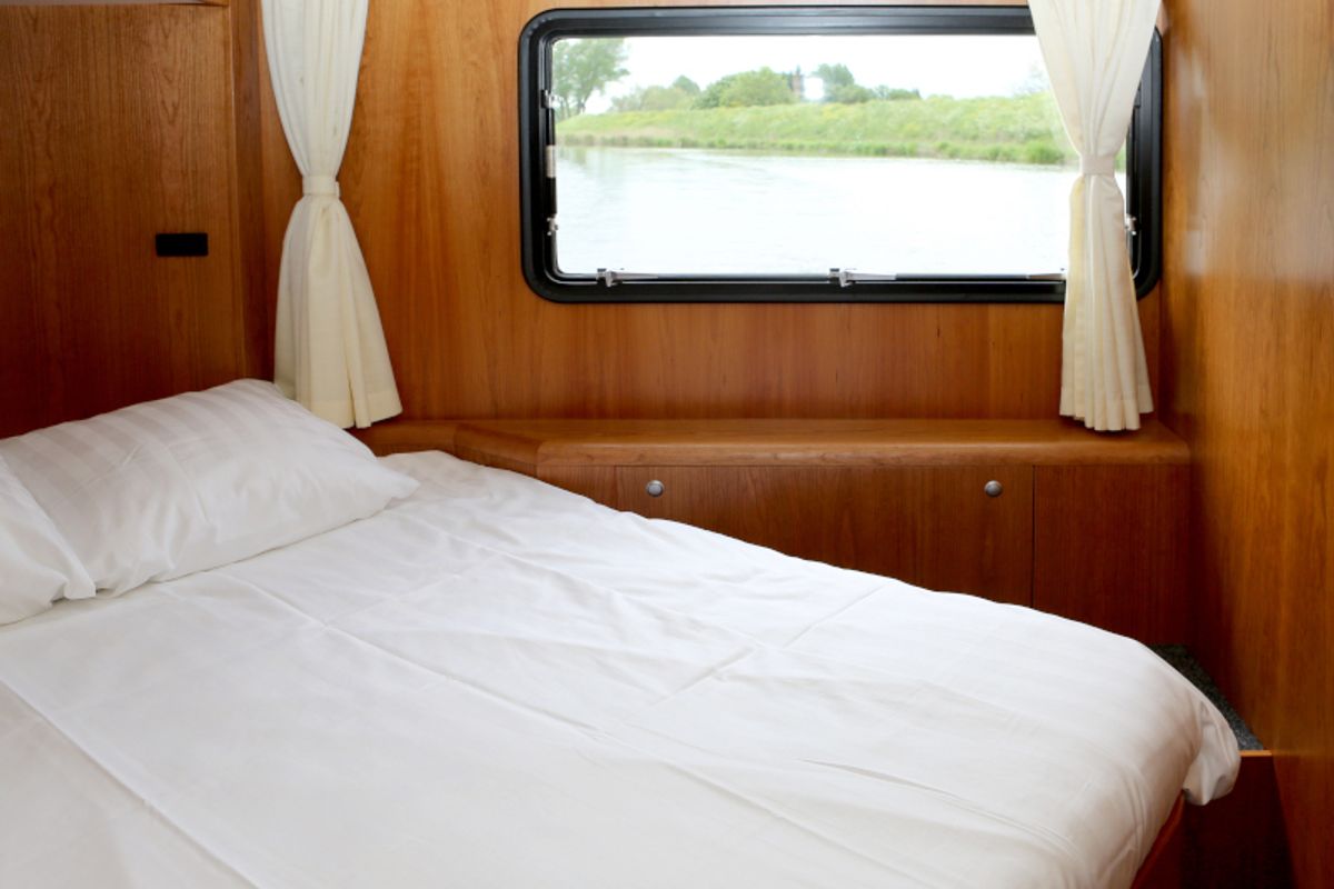 Cabin on Royal, a Pacific Allure 155 motorboat at Heukelum, Netherlands