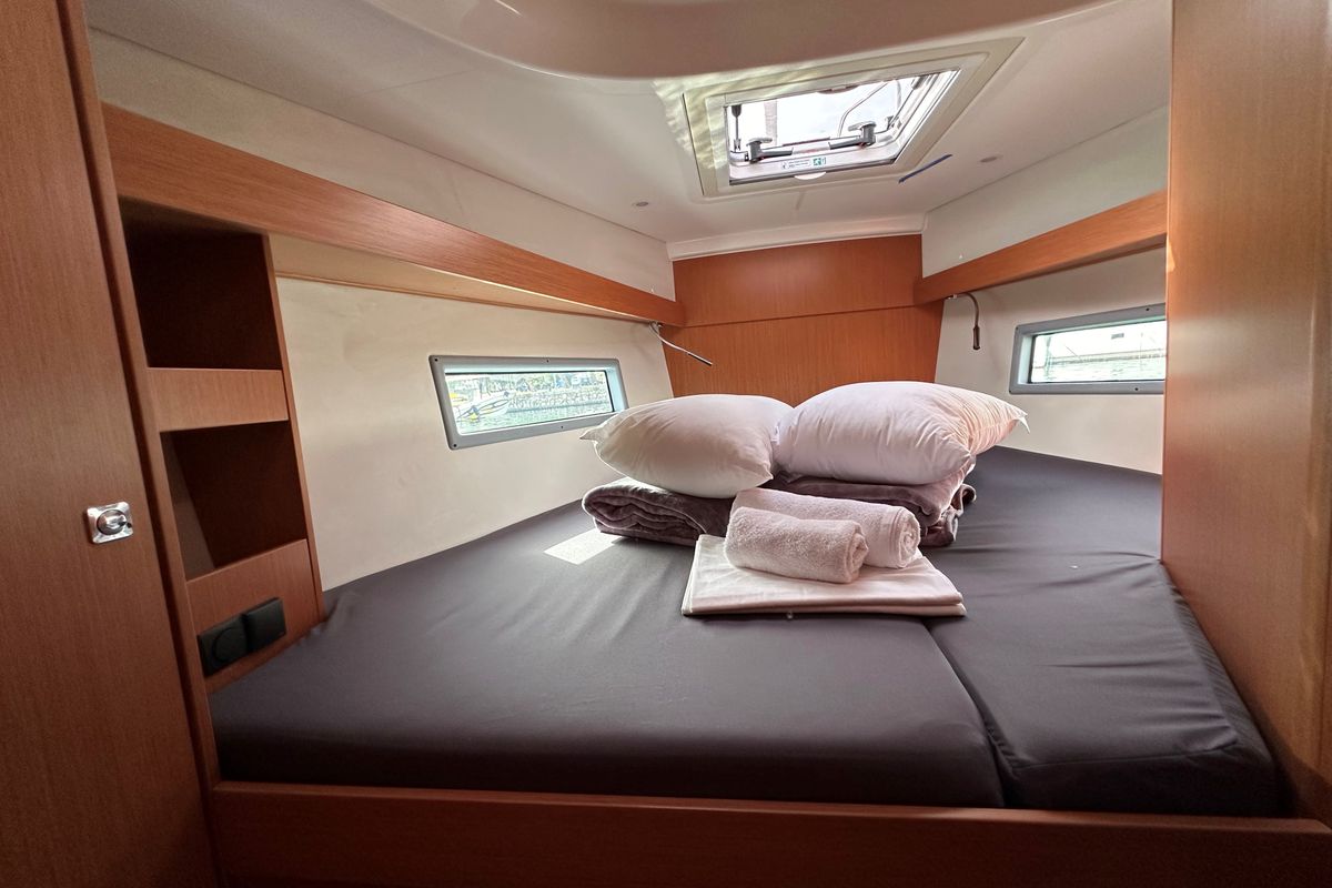 Cabin on Melina, a Bavaria C38 sailboat at Athens, Greece