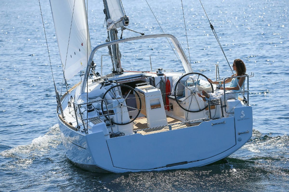 Ohana, a Beneteau Oceanis 35 sailboat at Tonnarella, Italy